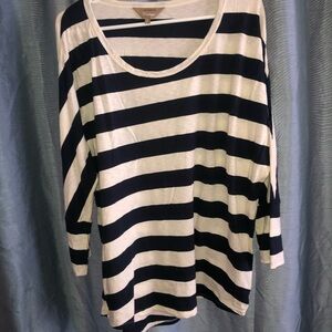 Denver Hayes Striped Navy and White Women's Top- lg 28” new or like new